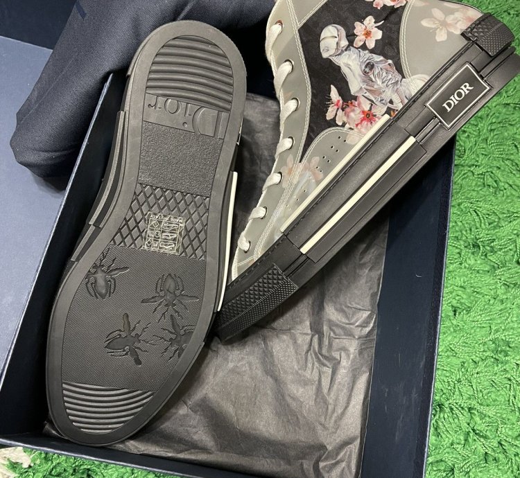 Dior B23 Soroyama Robot