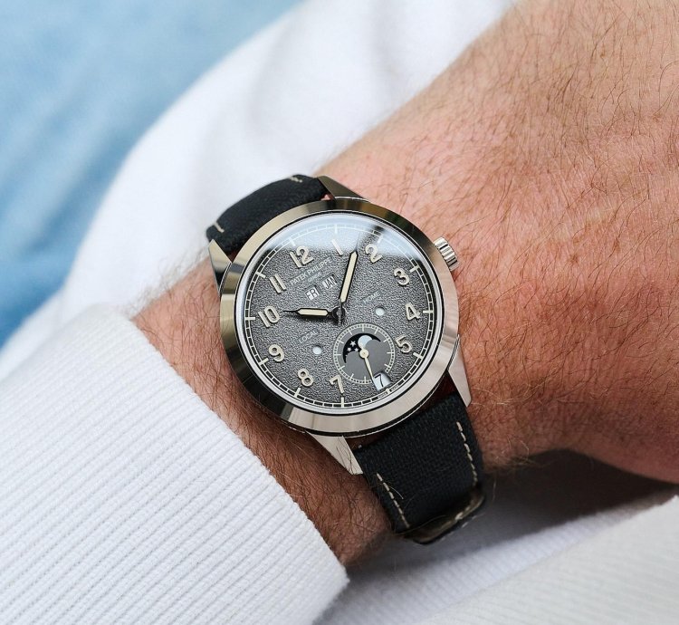 Patek Philippe Annual Calendar Travel Time 5326g-001 Complications