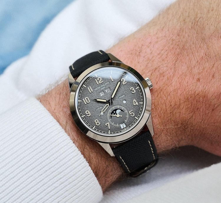 Patek Philippe Annual Calendar Travel Time 5326g-001 Complications