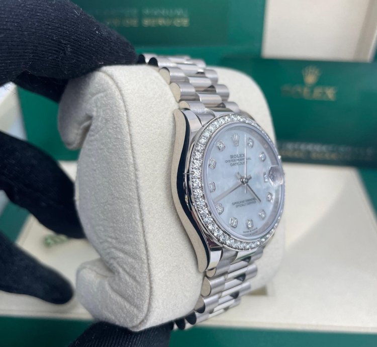 Rolex Datejust 31 White Gold Datejust 31 - Diamond Bezel - Mother-of-pearl Diamond Dial - President 278289