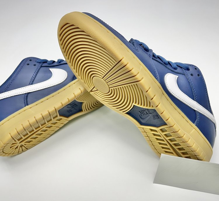 Nike Sb Dunk Low Navy Gum