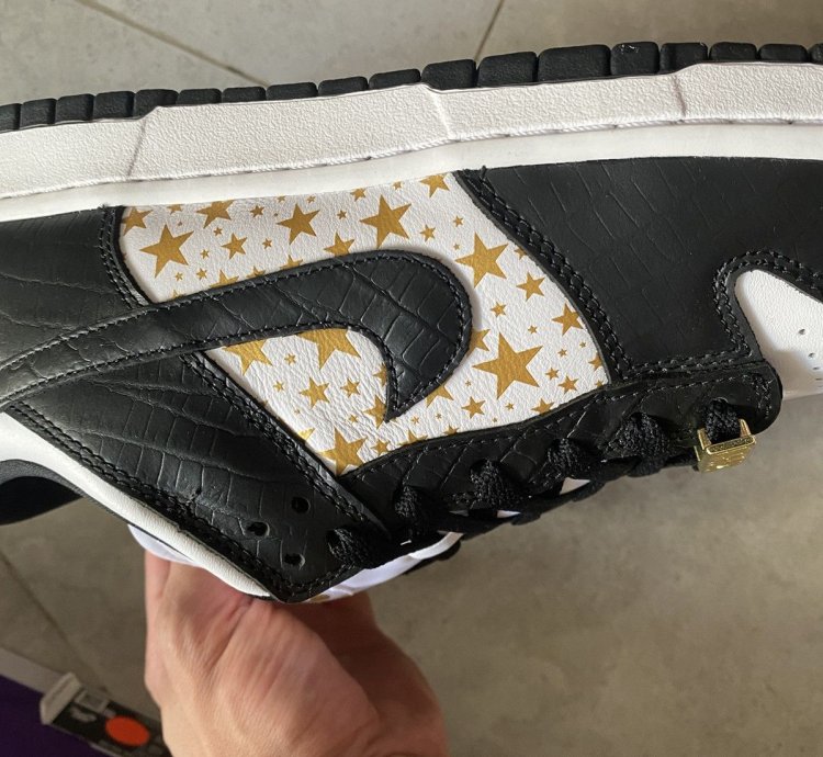 Nike Sb Dunk Low Og Qs Supreme