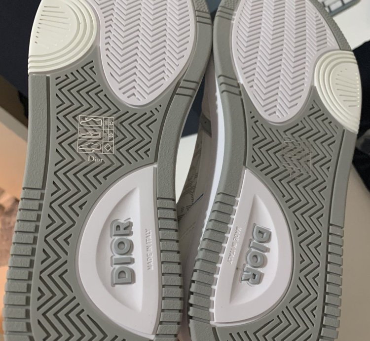 Dior B27 Low Top Sneakers In White And Light Blue Sz 42