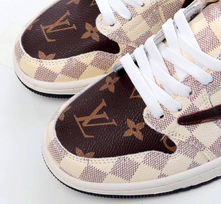 Louis Vuitton x Travis Scott Air Jordan 1 Low - White