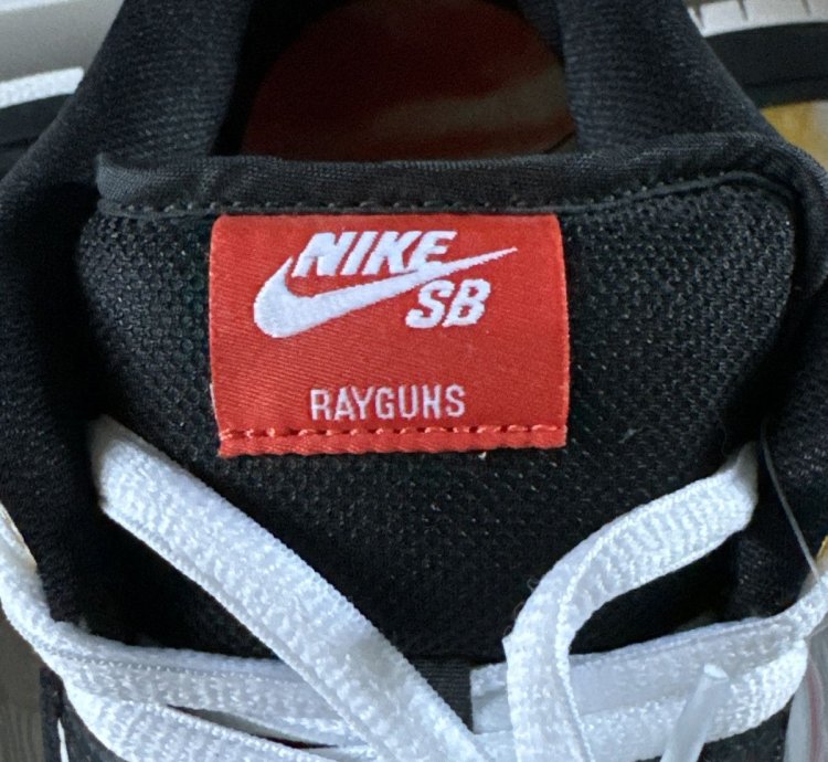 Nike Sb Dunk Low Raygun