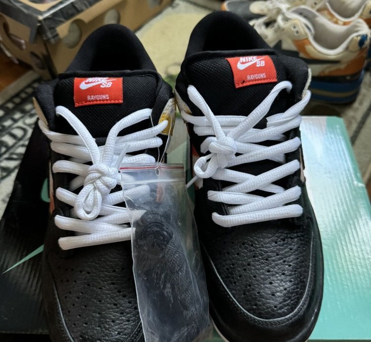 Nike Sb Dunk Low Raygun