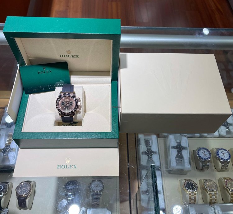 Rolex Daytona 116515 18k Rose Gold Chocolate Oysterflex Box Papers New
