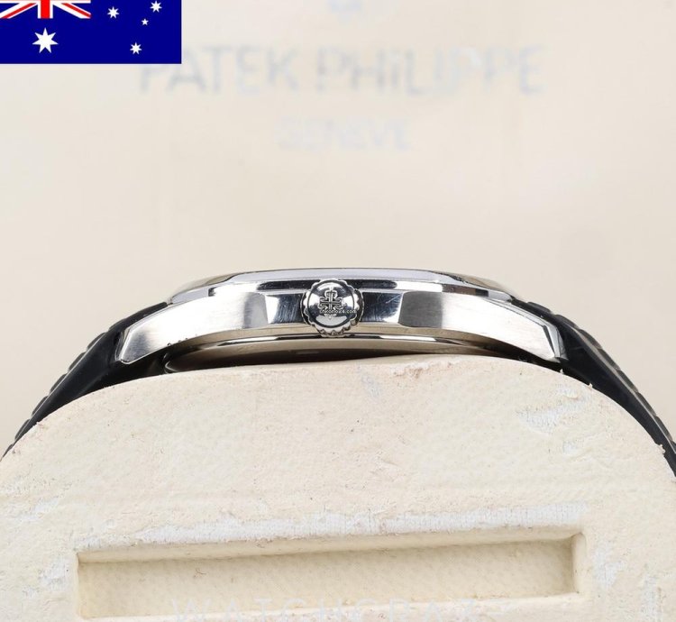 Patek Philippe Aquanaut 2008 Patek Philippe Auqanaut Black Date 40mm 5167a-001