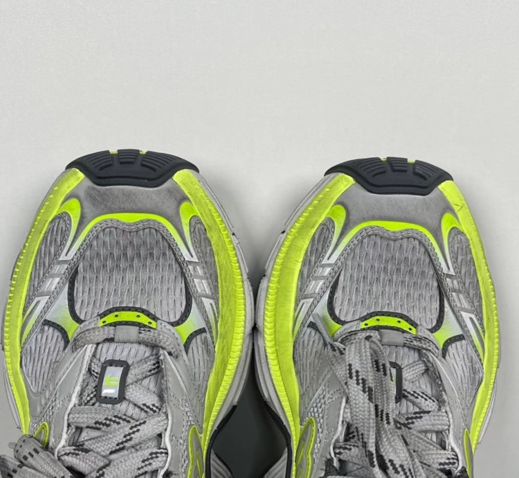 Balenciaga 10xl Low-top Sneakers whitegreyyellow