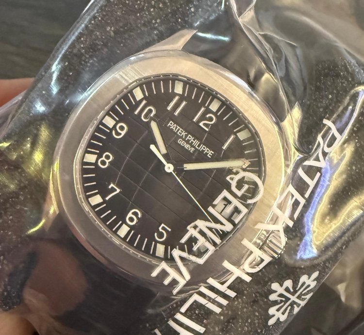 Patek Philippe Aquanaut 2009 Jumbo Aquanaut 5167a-001 With Pp Service Extra Tropic Straps