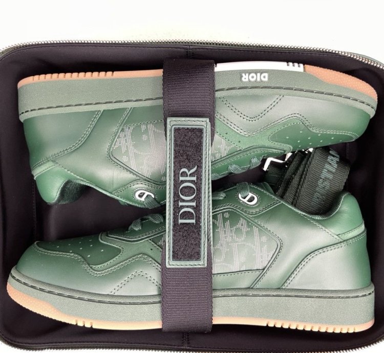 Dior B27 World Tour Sneaker And Sling Bag