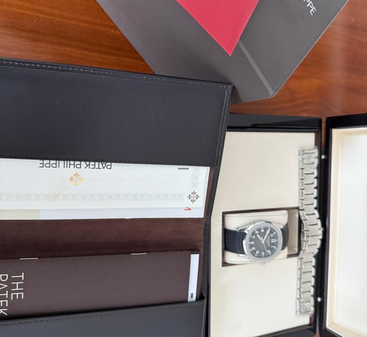 Patek Philippe Aquanaut 2019 Like-new Full Set With Bracelet