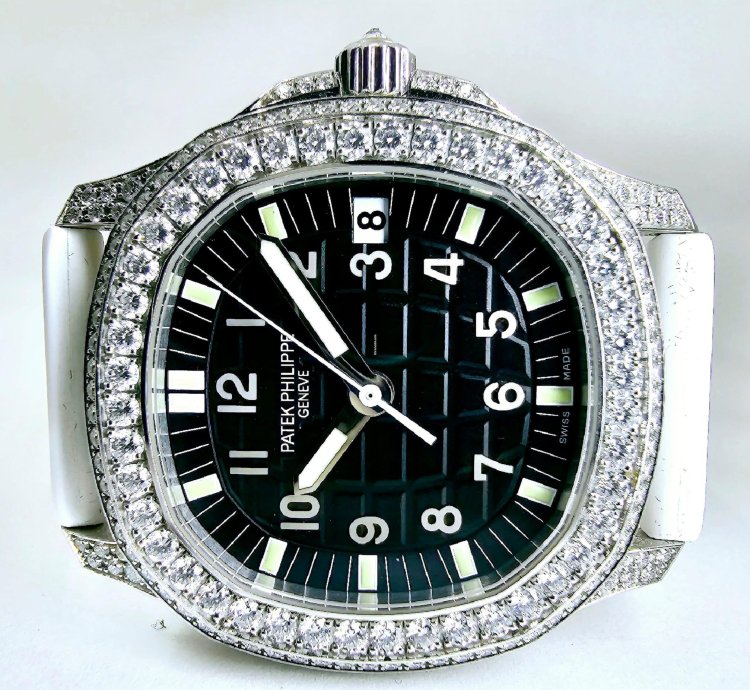Patek Philippe Aquanaut 35 6mm Aquanaut Gem-set Bezel Automatic White Gold