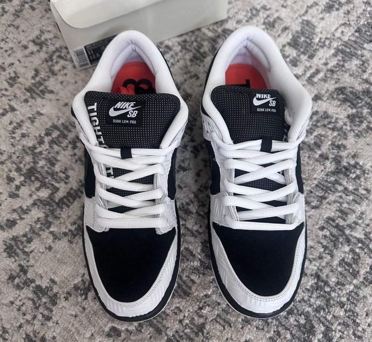 Nike Sb Tightbooth Dunk Low Sz 11 Brand New
