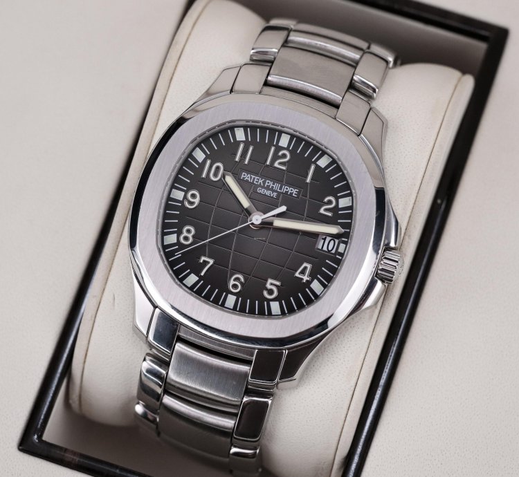 Patek Philippe Aquanaut 40mm Complete Set 5167a Steel Black Dial Bracelet Black Strap Mint 5167a-001