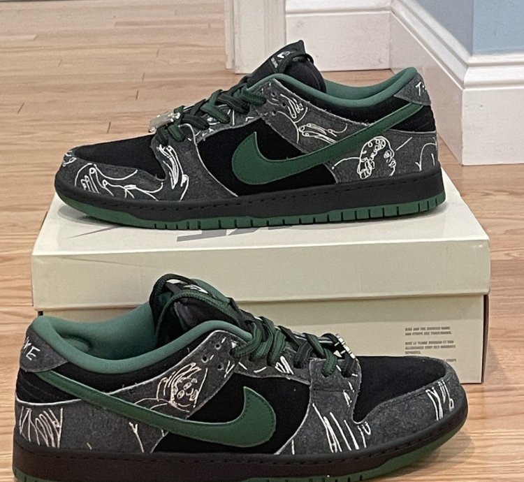 Nike There Skateboards Sb Dunk Low Size 12