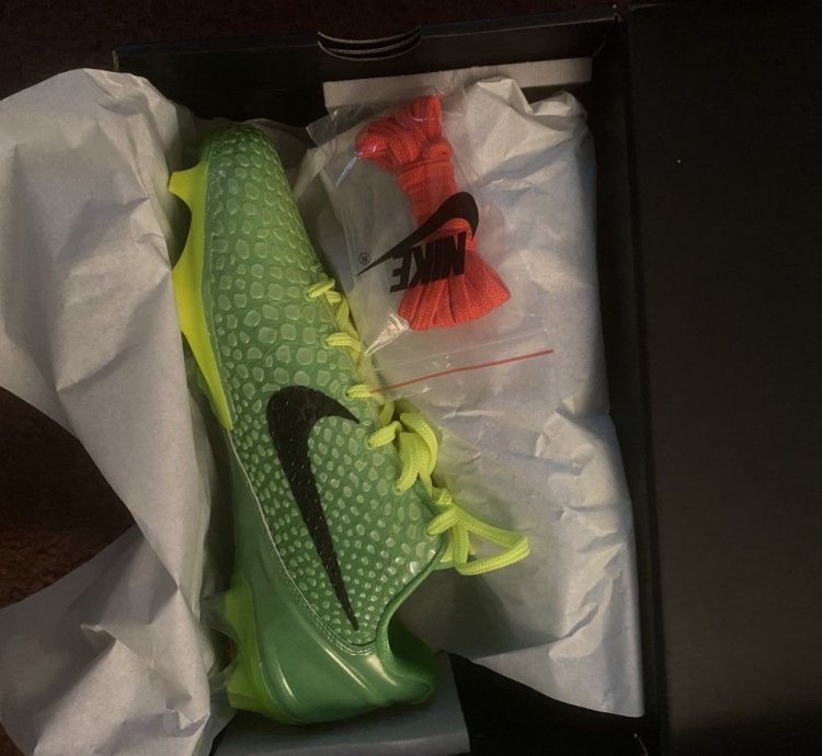 Nike Vapor Edge Kobe 6 Grinch Cleats