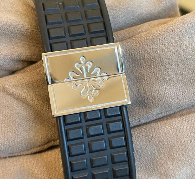 Patek Philippe Aquanaut 5065a-001