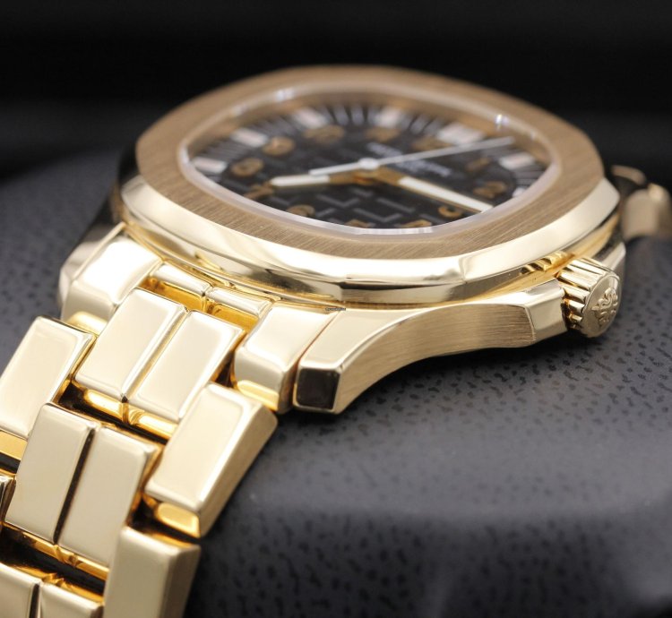 Patek Philippe Aquanaut 5066 1j