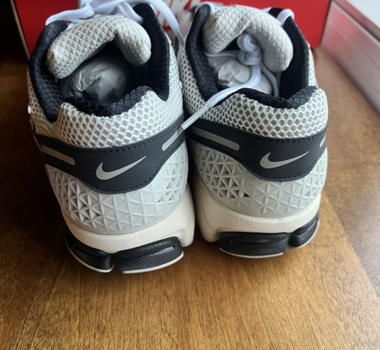 Nike Zoom Vomero 5 Prm Supersonic Light Bone