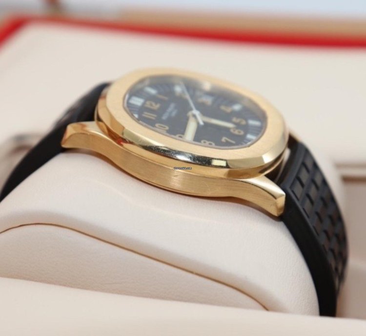 Patek Philippe Aquanaut 5066j
