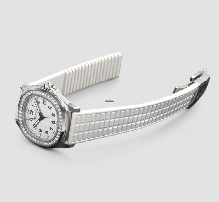 Patek Philippe Aquanaut 5067a Ladies Luce Ss White