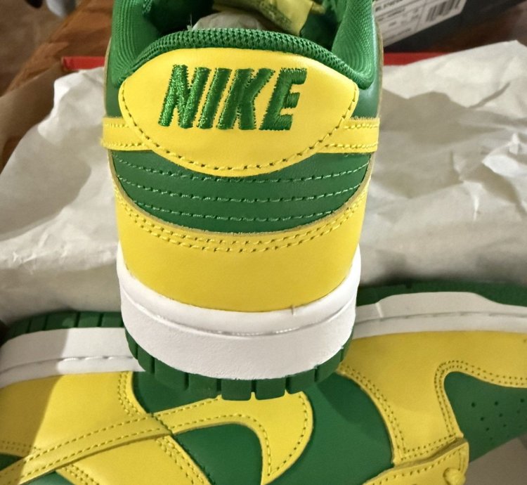 Nike Dunk Low Retro Bttys Brazil New Size 8