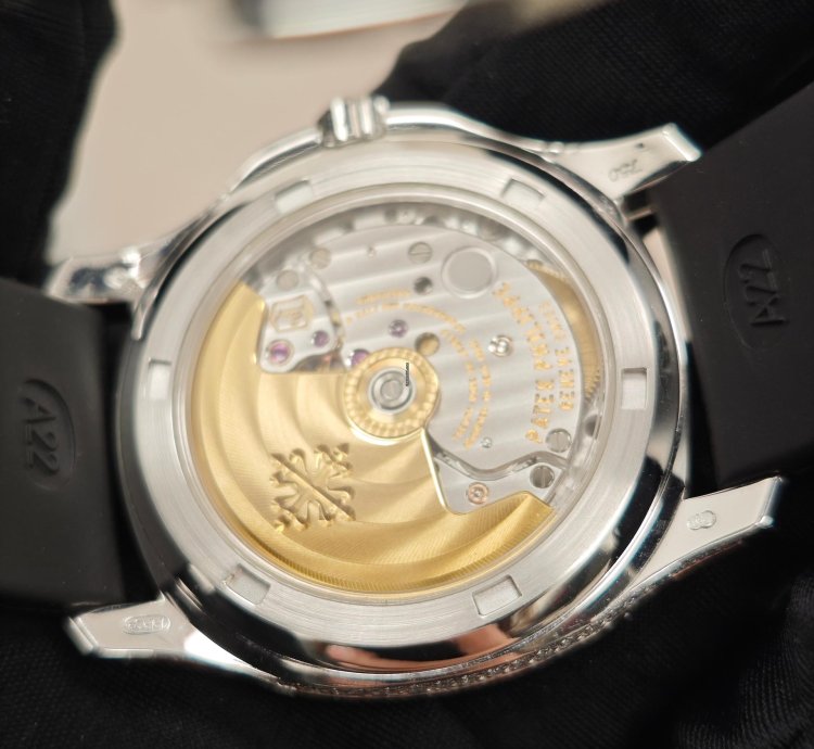 Patek Philippe Aquanaut 5069g-001