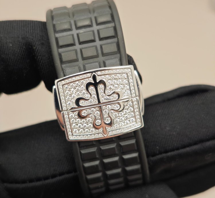 Patek Philippe Aquanaut 5069g-001