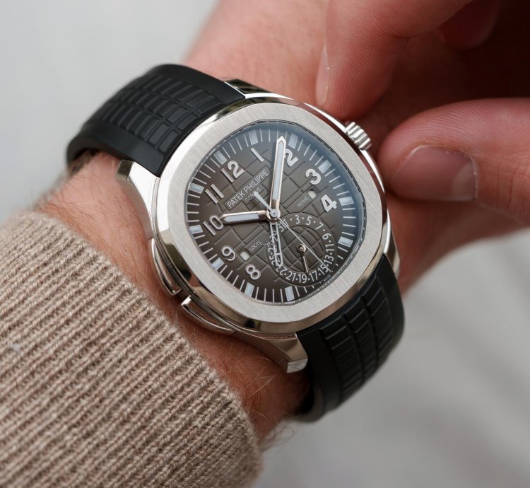 Patek Philippe Aquanaut 5164a Aquanaut Travel Time Steel