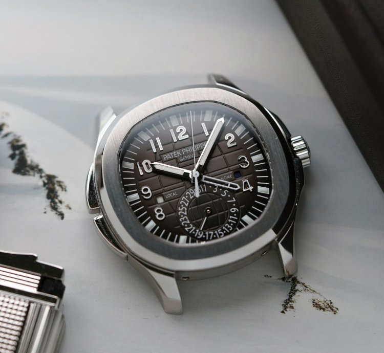Patek Philippe Aquanaut 5164a Aquanaut Travel Time Steel