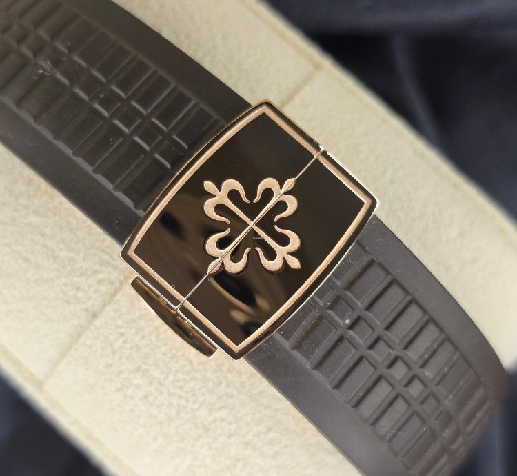 Patek Philippe Aquanaut 5164r Mint 18k Rose Gold