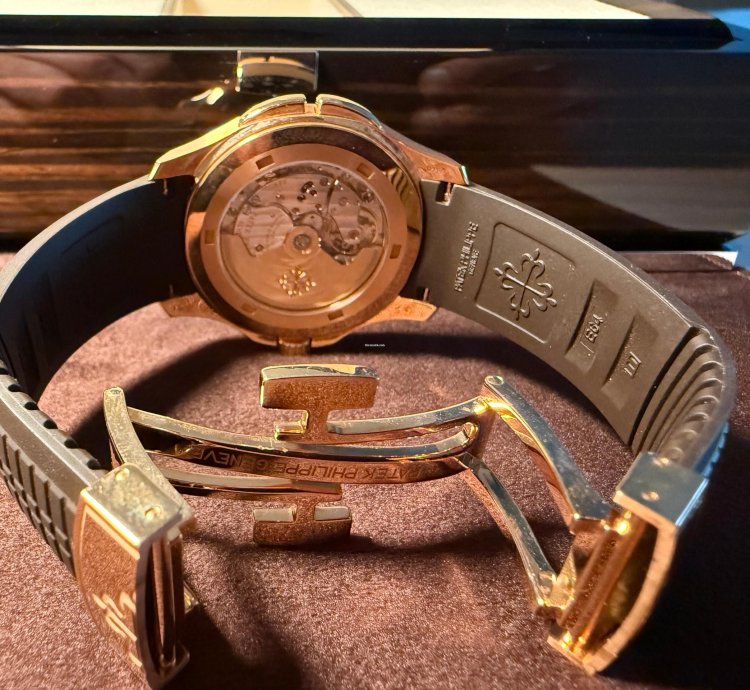 Patek Philippe Aquanaut 5164r-001