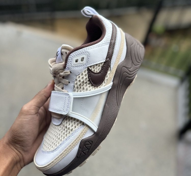 Size 7 Nike Travis Scott Zoom Field Jaxx Light Chocolate