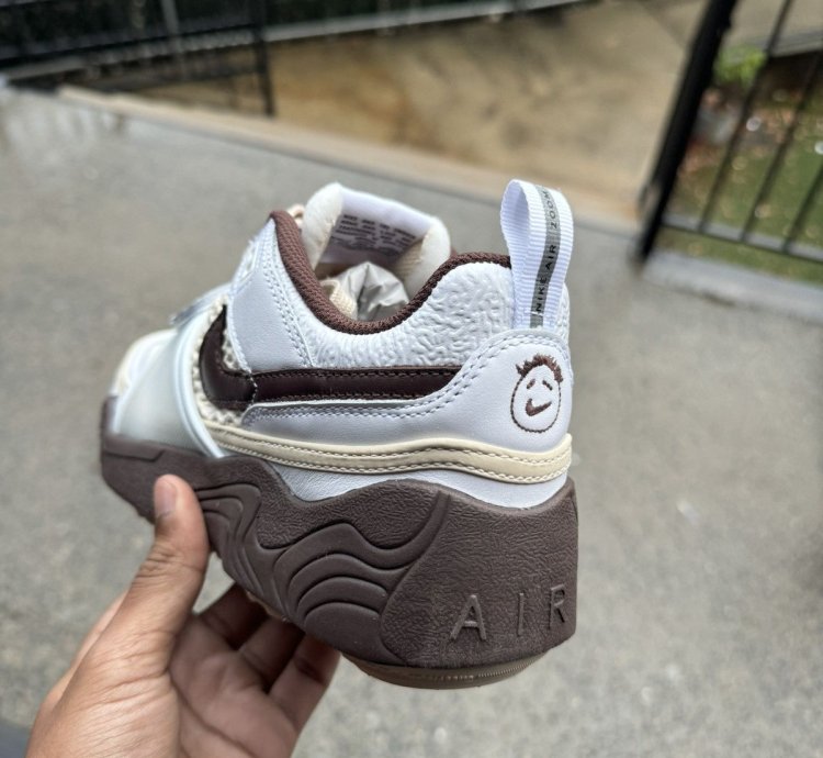 Size 7 Nike Travis Scott Zoom Field Jaxx Light Chocolate