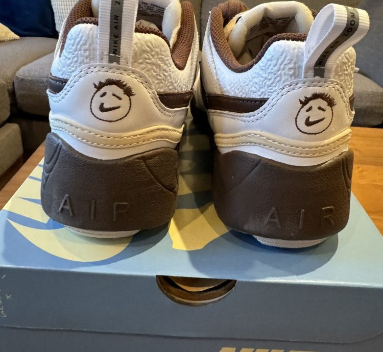 Size 7 Nike Travis Scott Zoom Field Jaxx Light Chocolate