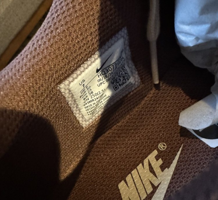 Size 7 Nike Travis Scott Zoom Field Jaxx Light Chocolate