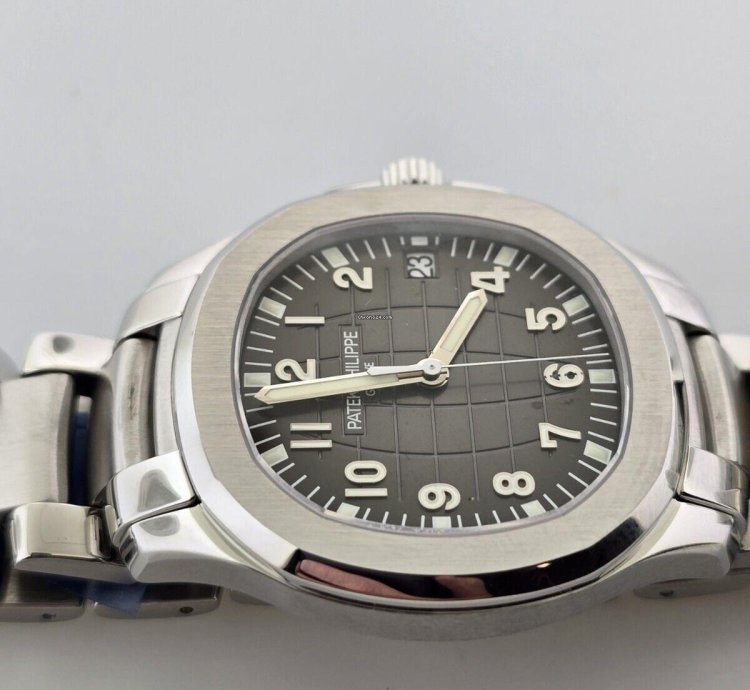 Patek Philippe Aquanaut 5167 1a 40mm Auto Luxury Watch Gorgeous 2010 Papers