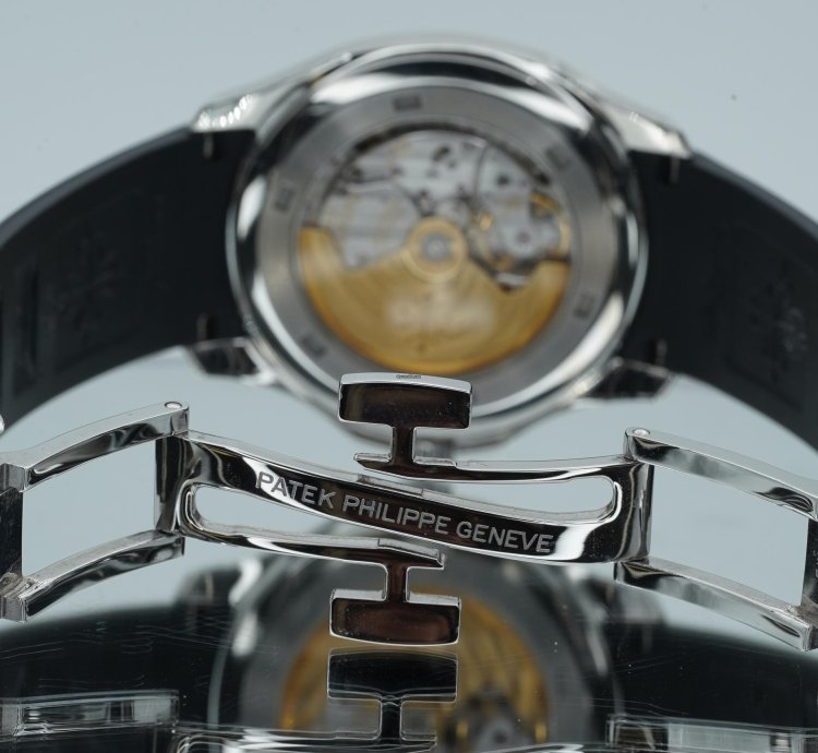 Patek Philippe Aquanaut 5167a Stainless Steel Black Dial Bracelet And Rubber