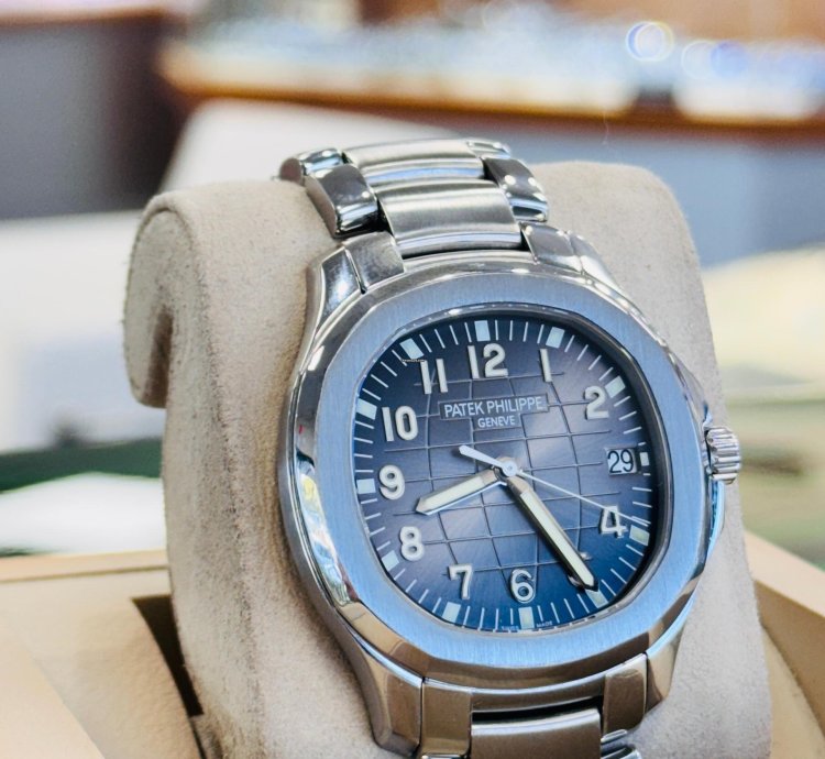 Patek Philippe Aquanaut 5167a Steel Black Dial 40mm Stainless Steel Bracelet Mint