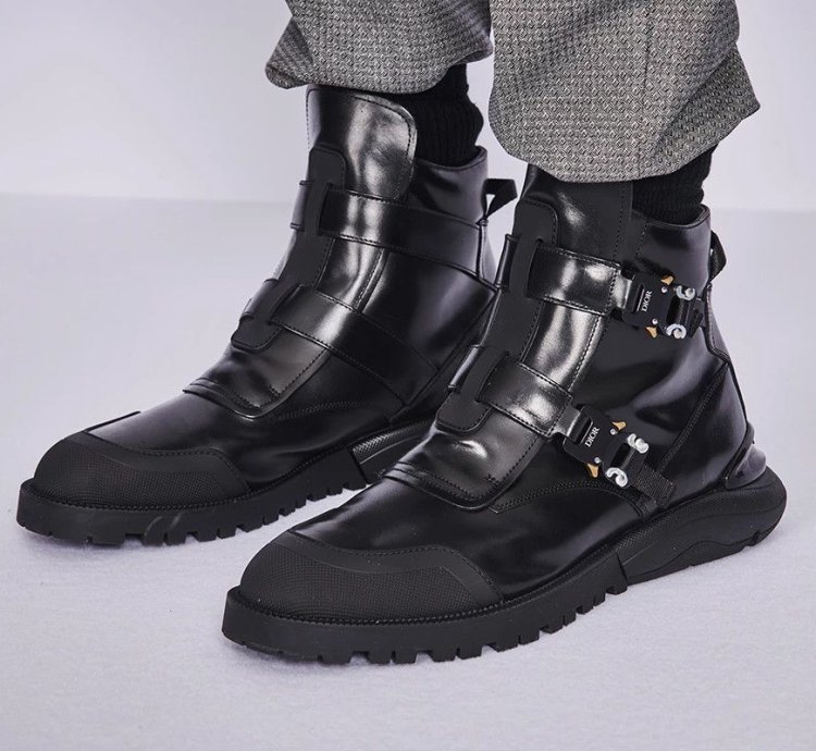 Dior Combat Boots From Dior 19 Pre Fall Runway