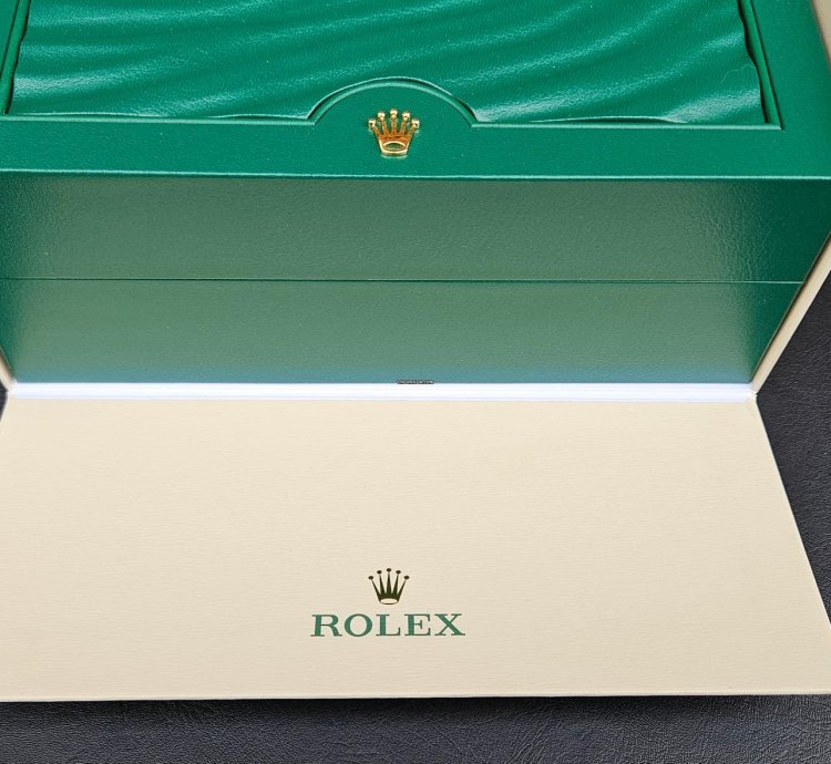 Rolex Daytona 116519ln Daytona Diamond Dot Dial Unworn Full Set