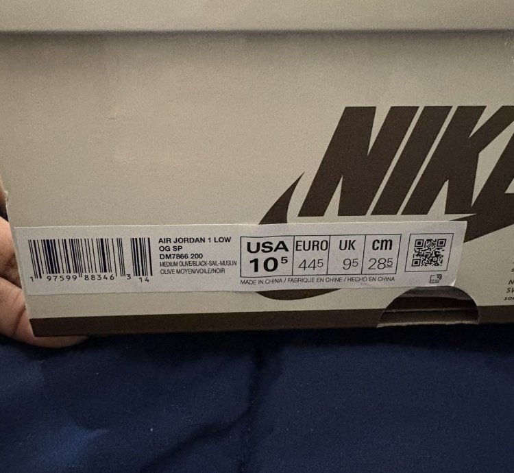 Travis Scott Air Jordan 1 Low - Medium Olive