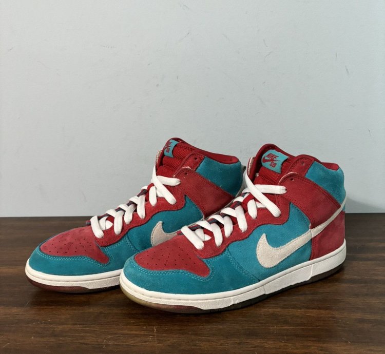 Nike Sb Dunk High Bloody Gums