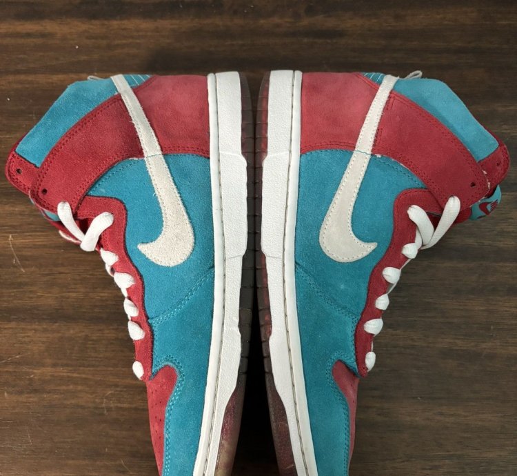 Nike Sb Dunk High Bloody Gums