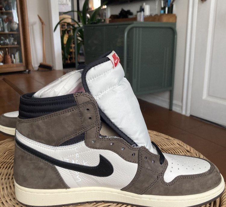 Travis Scott Air Jordan 1 Retro High Og Mocha