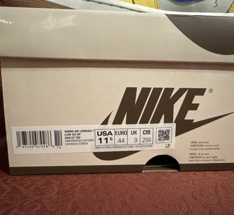 Travis Scott Canary Jordan 1 Retro Low