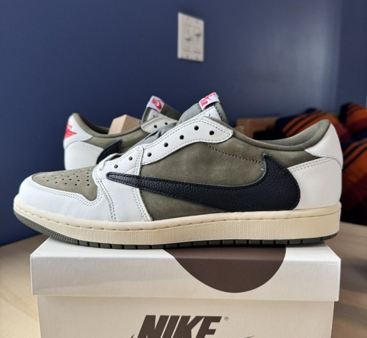 Travis Scott Jordan 1 Low Medium Olive