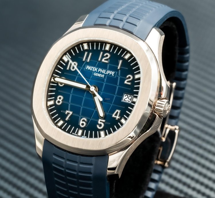 Patek Philippe Aquanaut 5168g Blue Dial 42mm Full Set