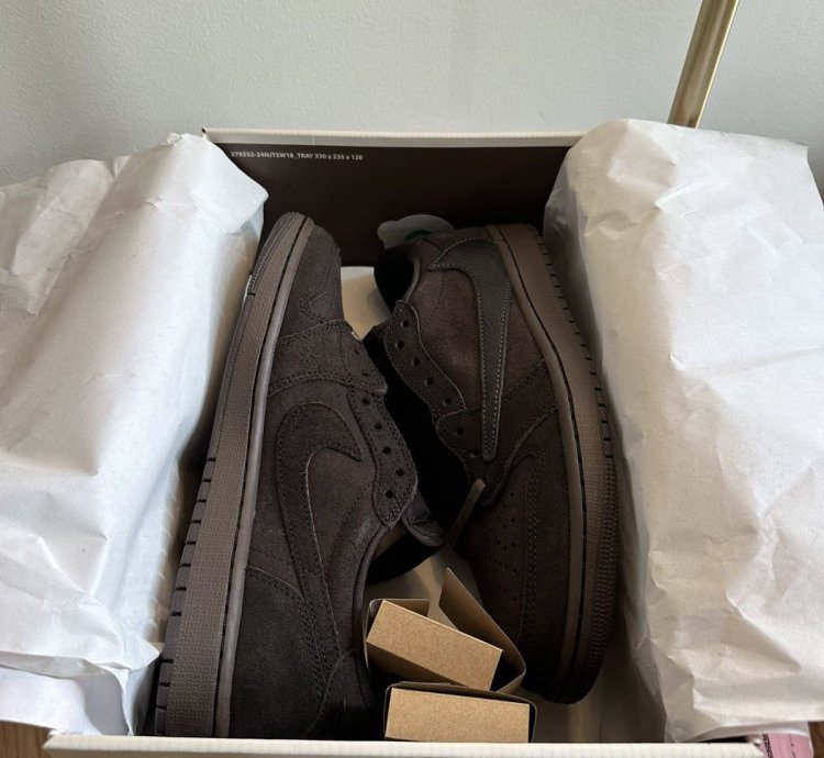 Travis Scott Jordan 1 Low Og Sp Dark Mocha Velvet Brown